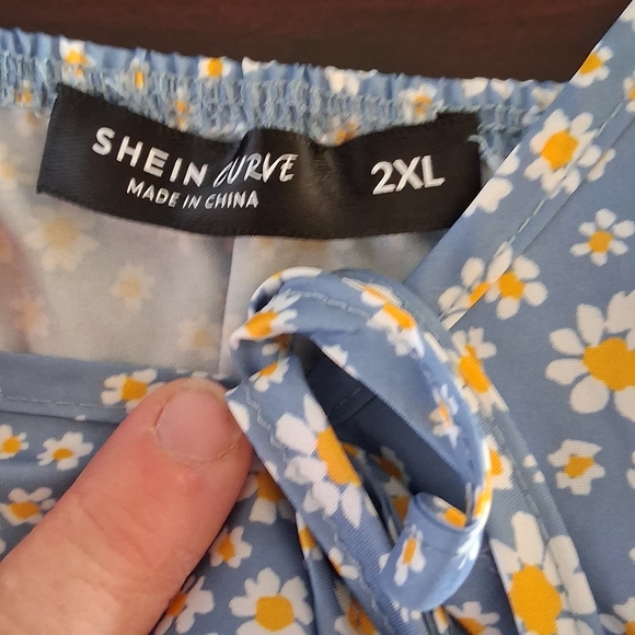 SHEIN Floral Blue Camisole Top - Picture 4 of 4